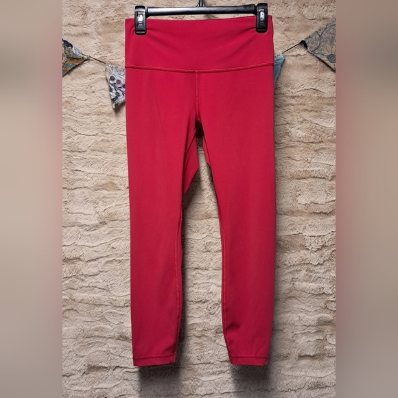 Lululemon red wunder under 25in Workout Leggings Size 8 - Picture 1 of 3